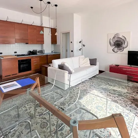 Larius Carate Urio Apartment *