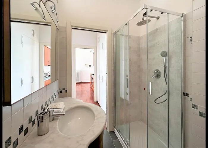 Larius Carate Urio Apartment