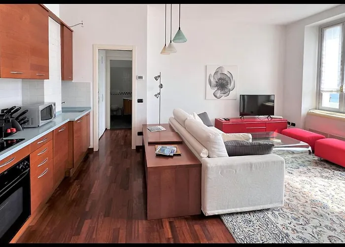 Larius Carate Urio * Laglio