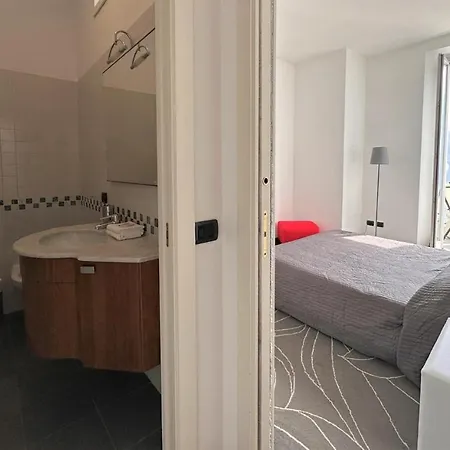 Larius Carate Urio *